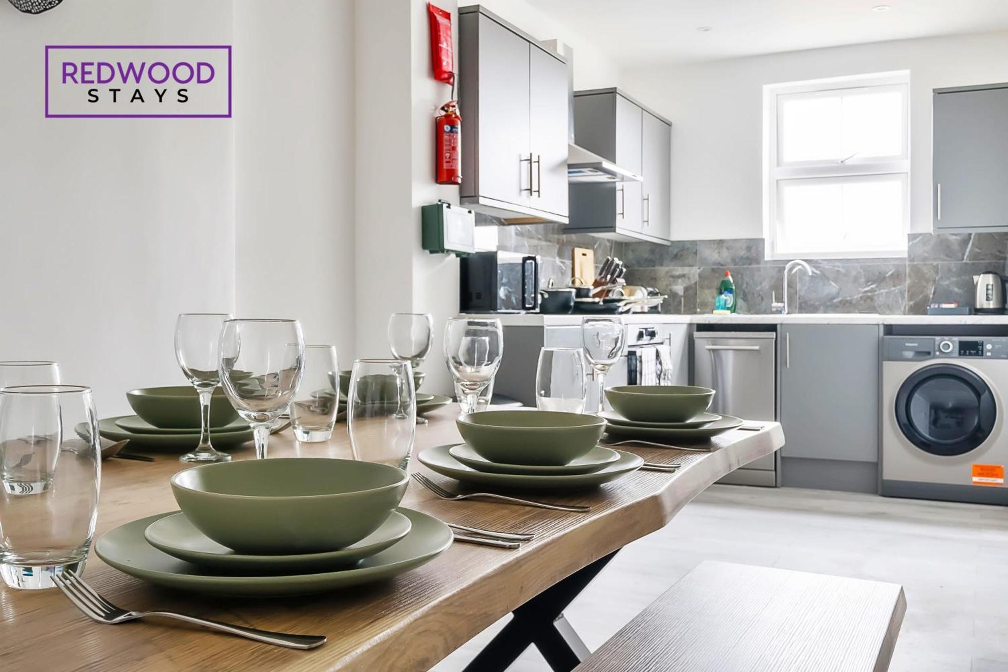Brand New, 2 Bed 1 Bath, Modern Town Center Apartment, Free Wifi & Netflix By Redwood Stays الدرشوت المظهر الخارجي الصورة
